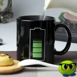 Drôle De Tasse Thermique à L'aspect D'une Batterie Chargée - Mrbulle -Magasin De Décoration 7791 photo